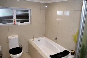 AA Oceans Edge - Room 1